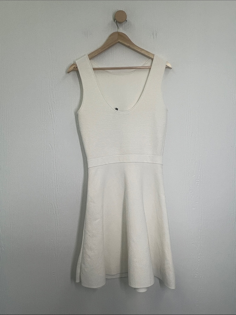 Theory - Irelia Ivory Ribbed Sleeveless Scoop Back Mini Dress Size Medium - Picture 10 of 11